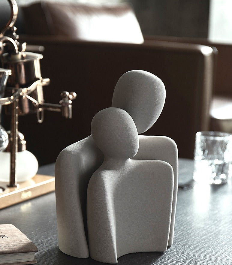 Abstrakt Kjærlighetsstatue – Elegant Moderne Hjemmedekorasjon