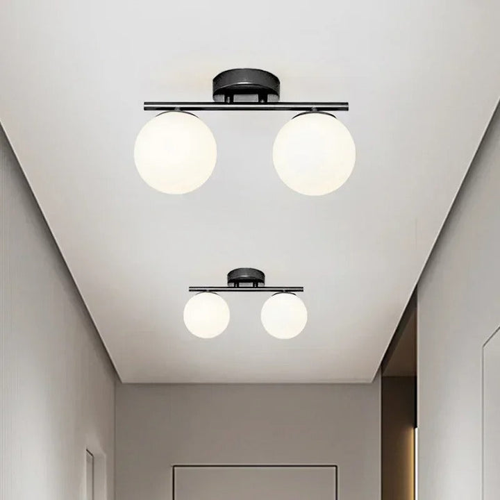 Elegant Glasskule Taklampe – Moderne Belysning for Hjemmet
