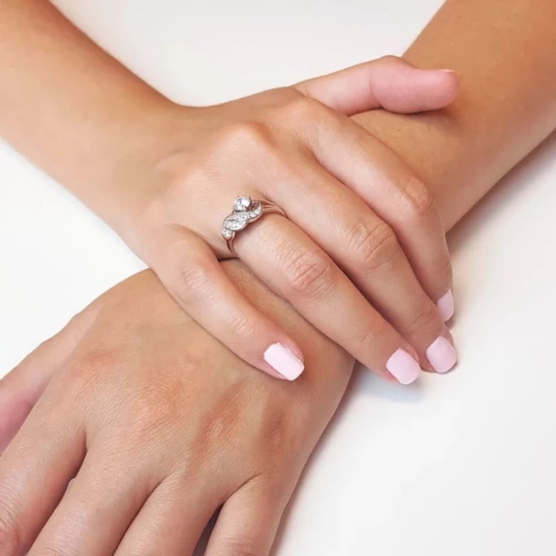 Kvinner Englens Omfavnelse Ring med Cubic Zirconia