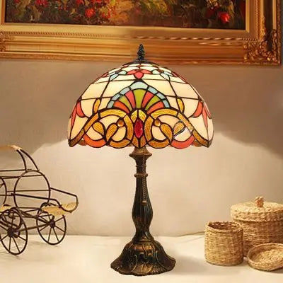 Bordlampe med Fargerik Design og Fleksibel Lyssetting