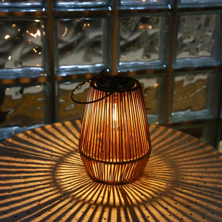 Håndvevd Solcellelampe for Stemningsfull Hagebelysning