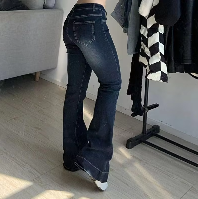 Kvinner Flare-jeans med Lav Midje – Trendy Retrostil