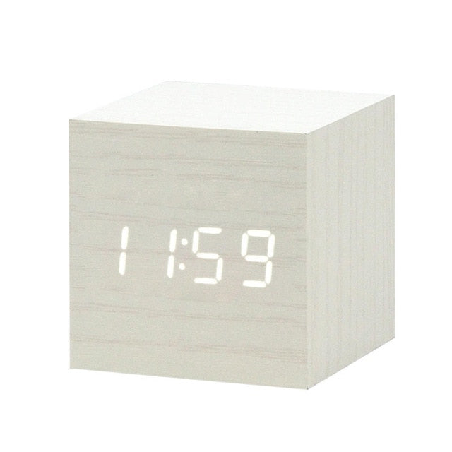 Digital Vekkerklokke med Stemmestyring og LED-Display