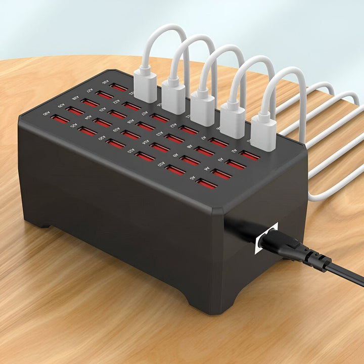 USB-ladestasjon med 30 porter for flere enheter