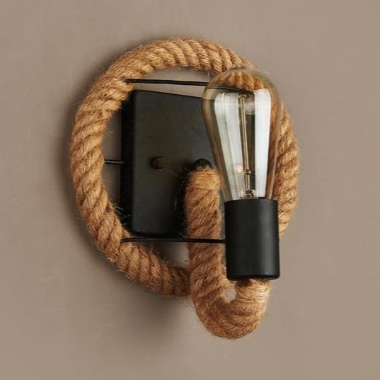 Vintage Vegglampe for Koselig Belysning og Rustikk Sjarm